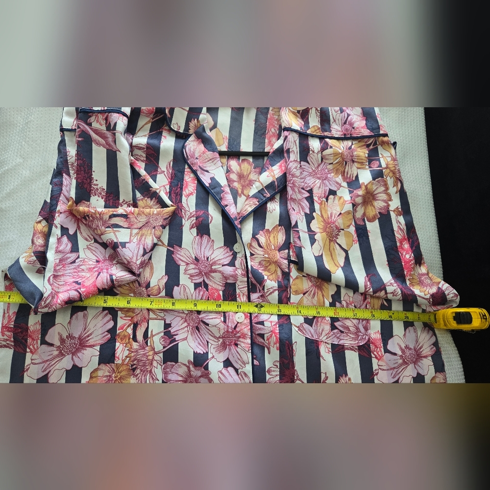 Victoria's Secret Floral Striped Floral  Satin - - Picture 9 of 9